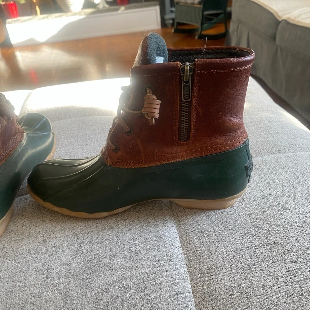 Sperry Saltwater Duck Boot – Green Leather | Size 6